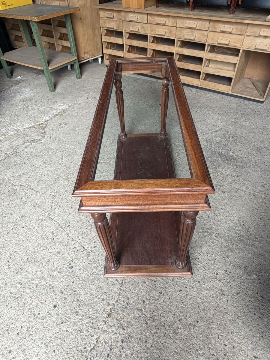 Tavoli: Table de style Anglais en acajou – Usato da Arnex-sur-Orbe venduto da Tutu1037 1