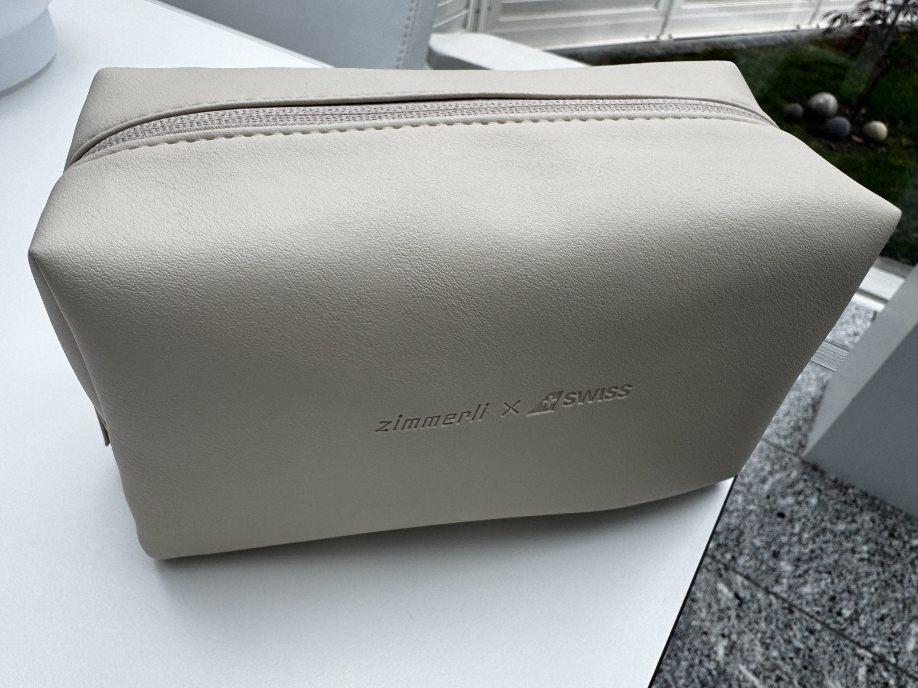 Custodie per cosmetici: SWISS First Class Necessaire Beige, Fabrikneu Ungebraucht – Nuovo e nell'imballaggio originale da Unterengstringen venduto da Tnovus