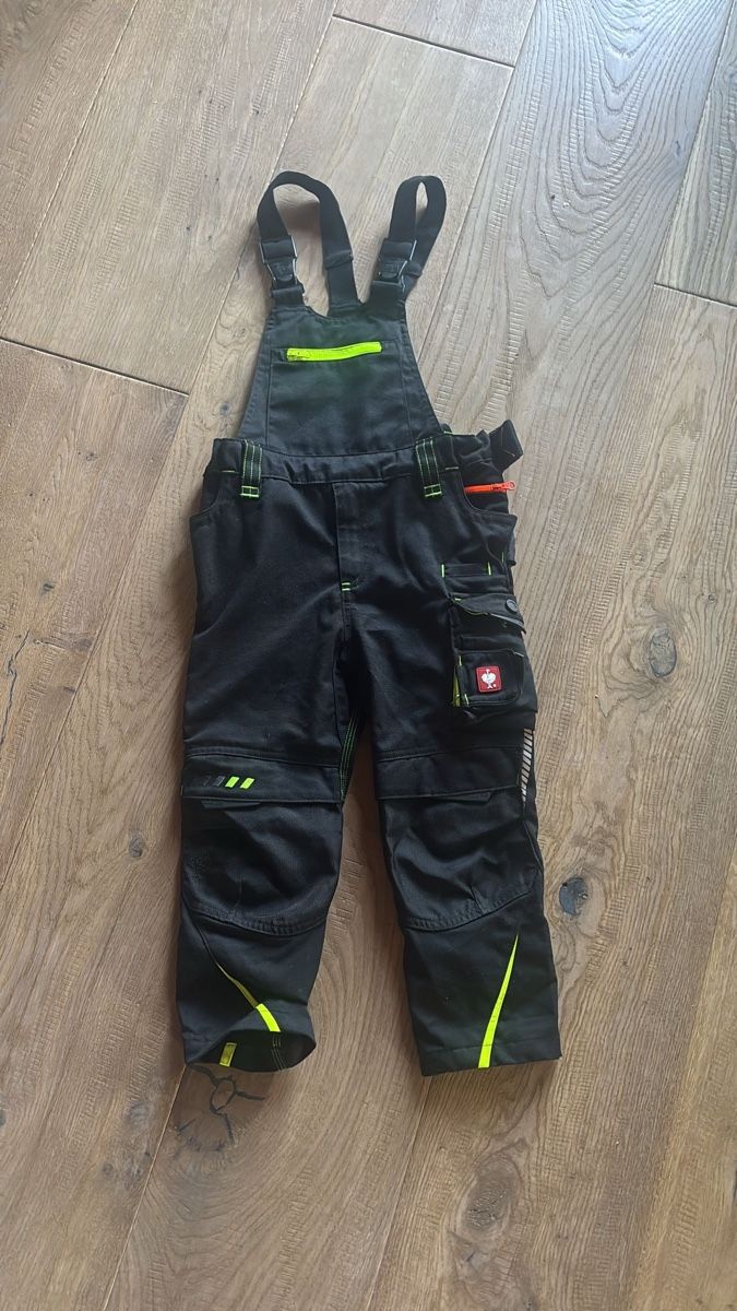 Pantaloni: Salopette de travail taille 98-104 – Usato da Matran venduto da BeMaLe
