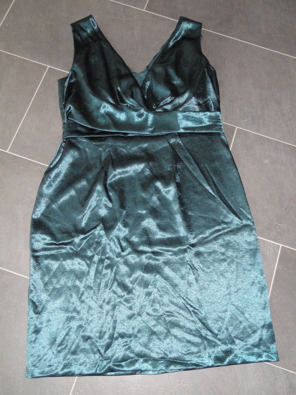 Kleider: NEUES SOMMERKLEID GR. 48 *** – Neu (gemäss Beschreibung) aus Uetendorf von bibibop