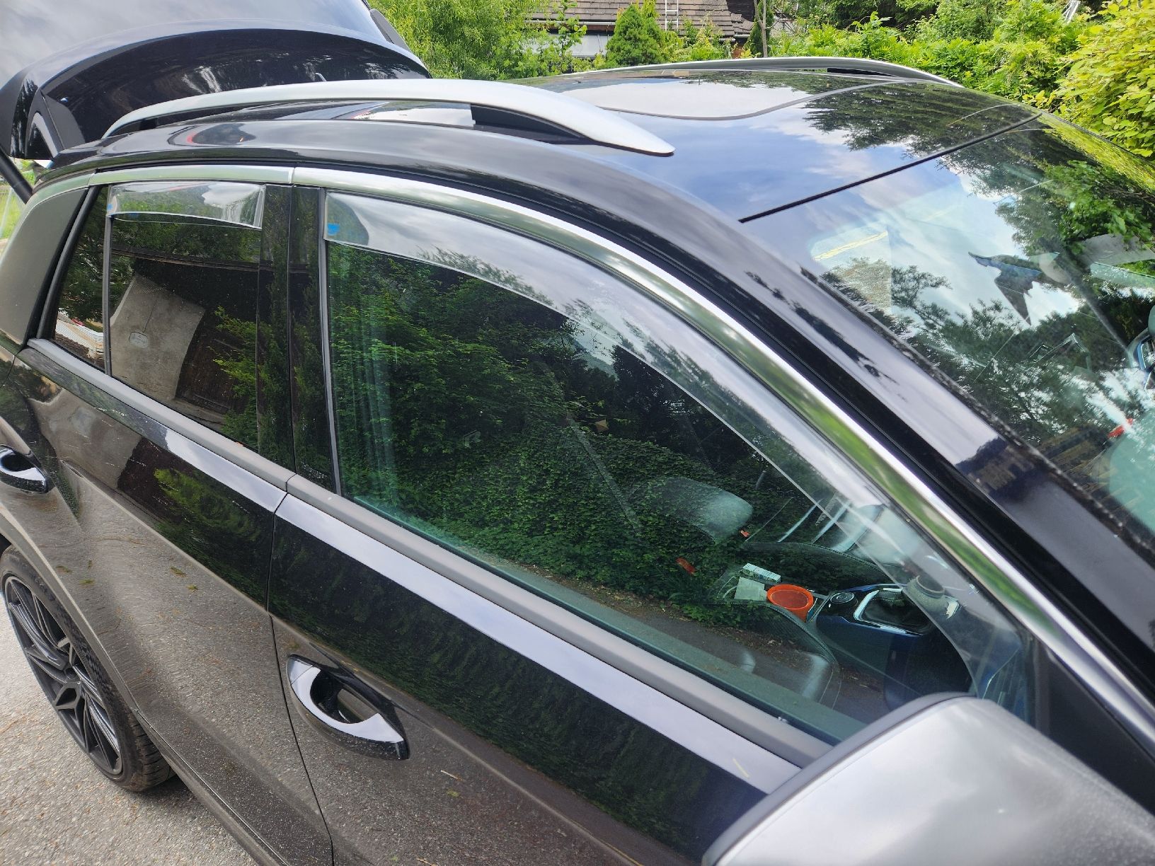 Volkswagen Accessori per altri veicoli: VW T-Roc Seitenwindabweiser – Usato da Glis venduto da Jennessa