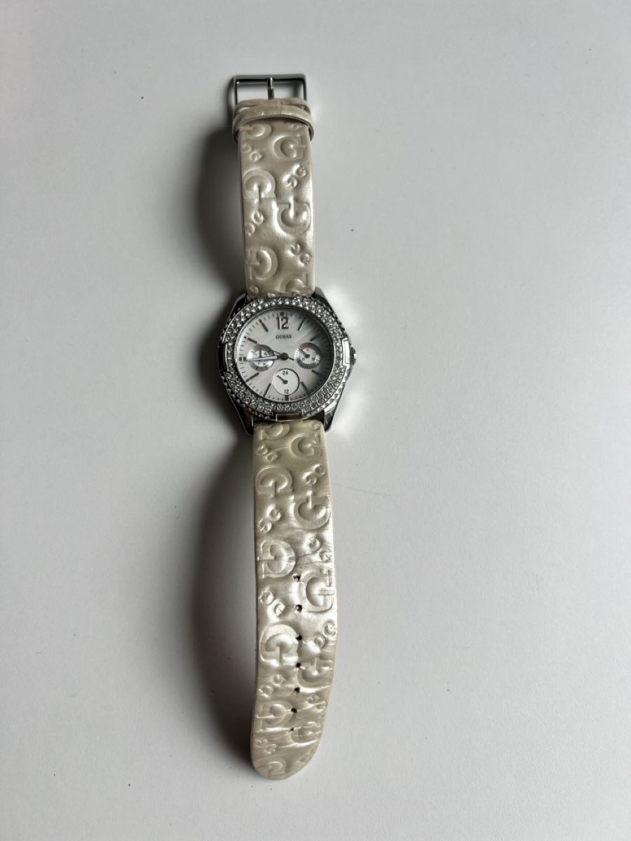 Guess Orologi: Elegante Guess Damenuhr mit Strass – Usato da Wittenbach venduto da Tamara113