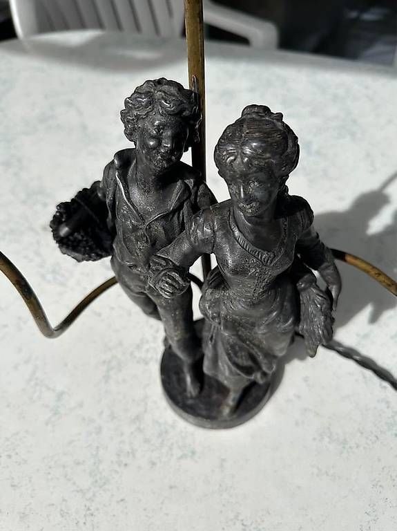 Lampes: Lampe statue ancienne – D'occasion à La Chaux-de-fonds par ccjp 2
