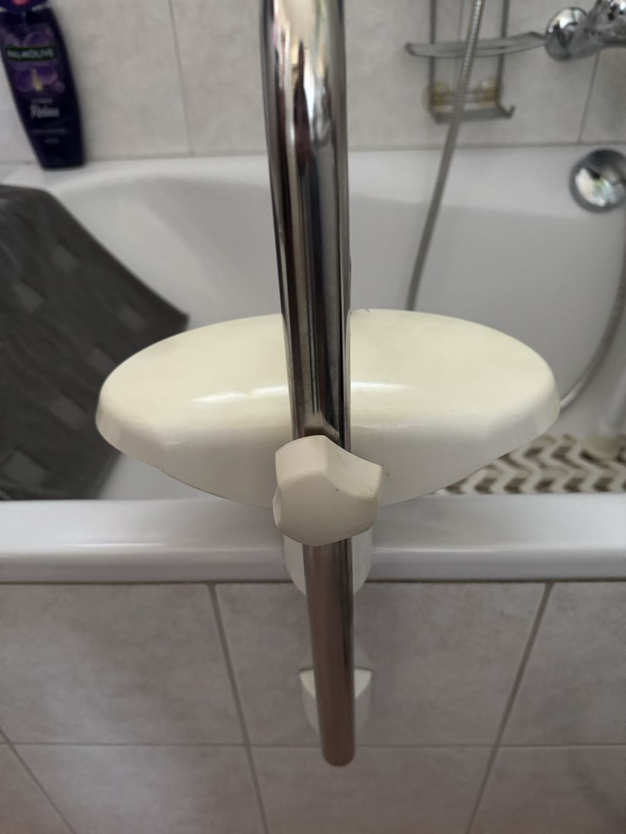 Vasche da bagno: Halterung an der Badewanne Einstiegshilfe – Usato da Oberentfelden venduto da Judyku 1