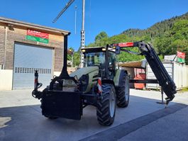 Traktor Hürlimann XT 130 mit Hiab Kran