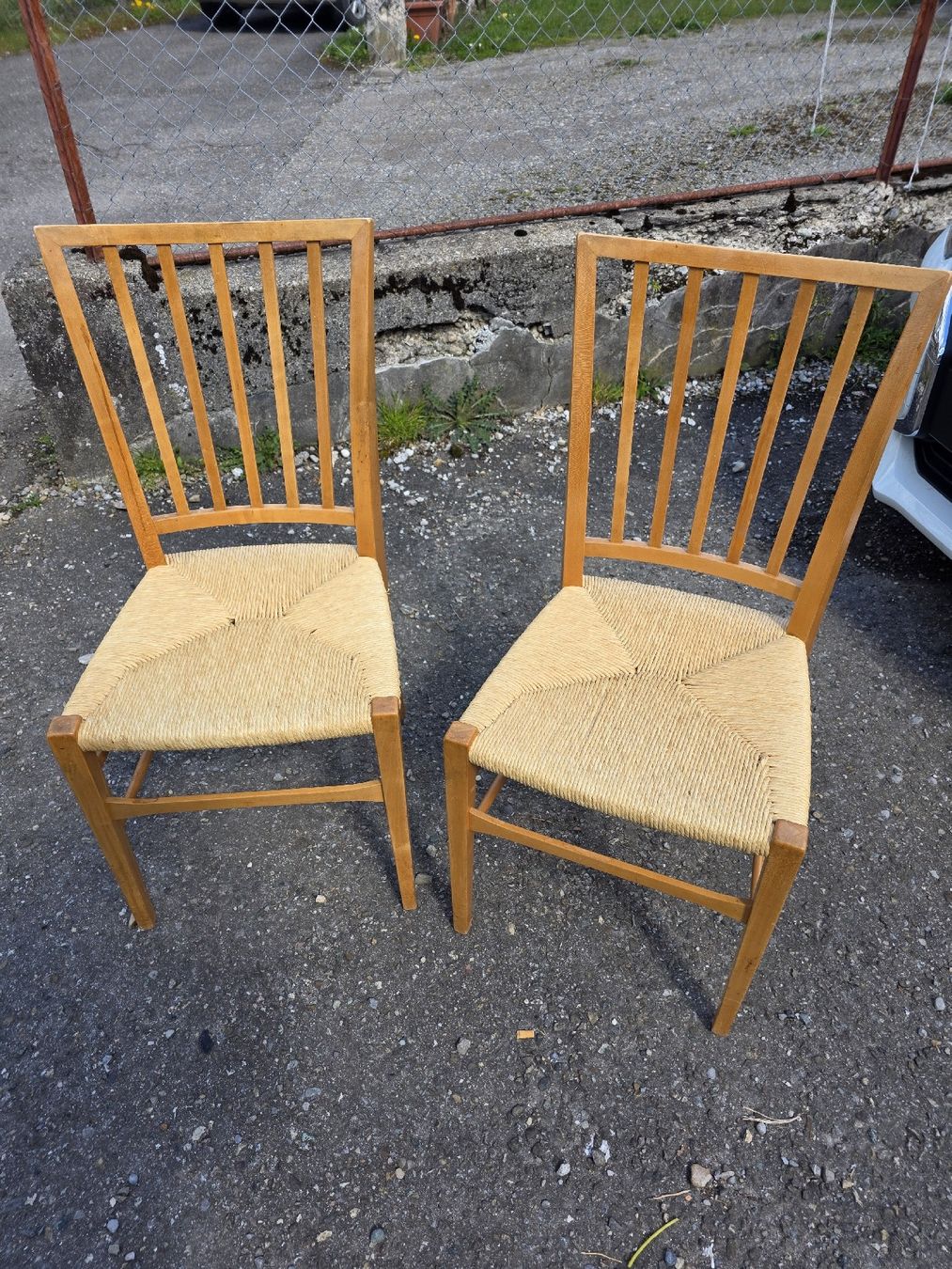 Sedie: 2 Holzstühle mit Strohsitzen, hell und freundlich! – Usato da Fehraltorf venduto da H.P1950 2