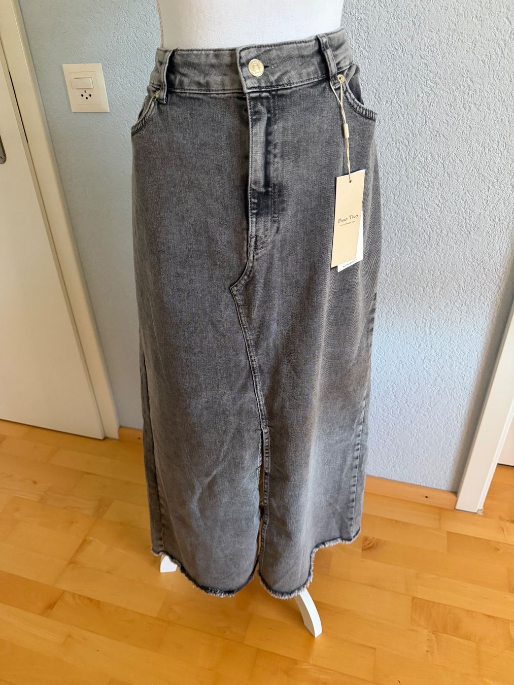 Gonne: Part Two Jeansrock lang Gr 44 – Nuovo (secondo la descrizione) da Lohn SH venduto da mathea 2