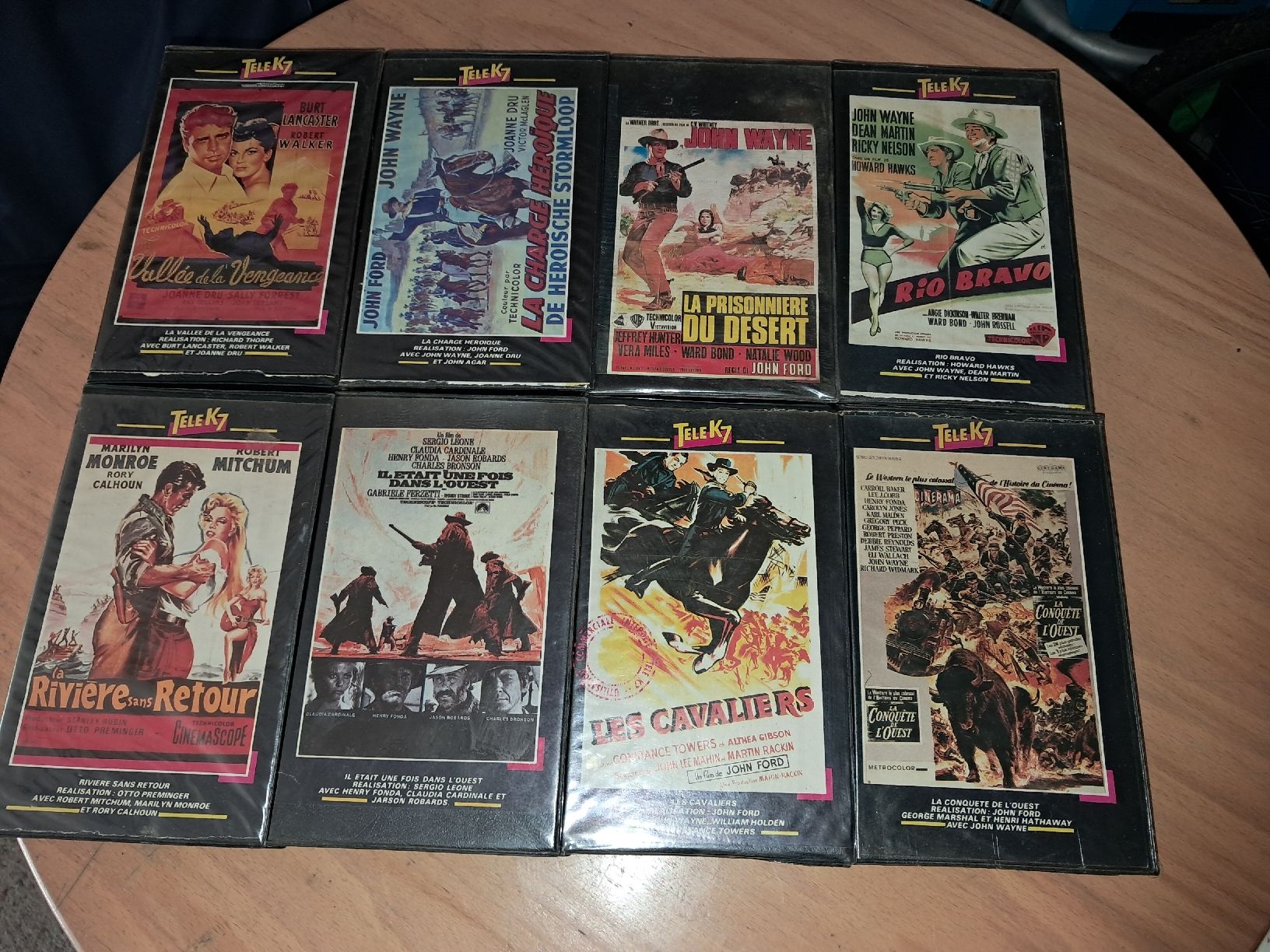 Tutti i VHS: Lot de 8 VHS WESTERN(1) – Usato da Le locle venduto da juliensaran