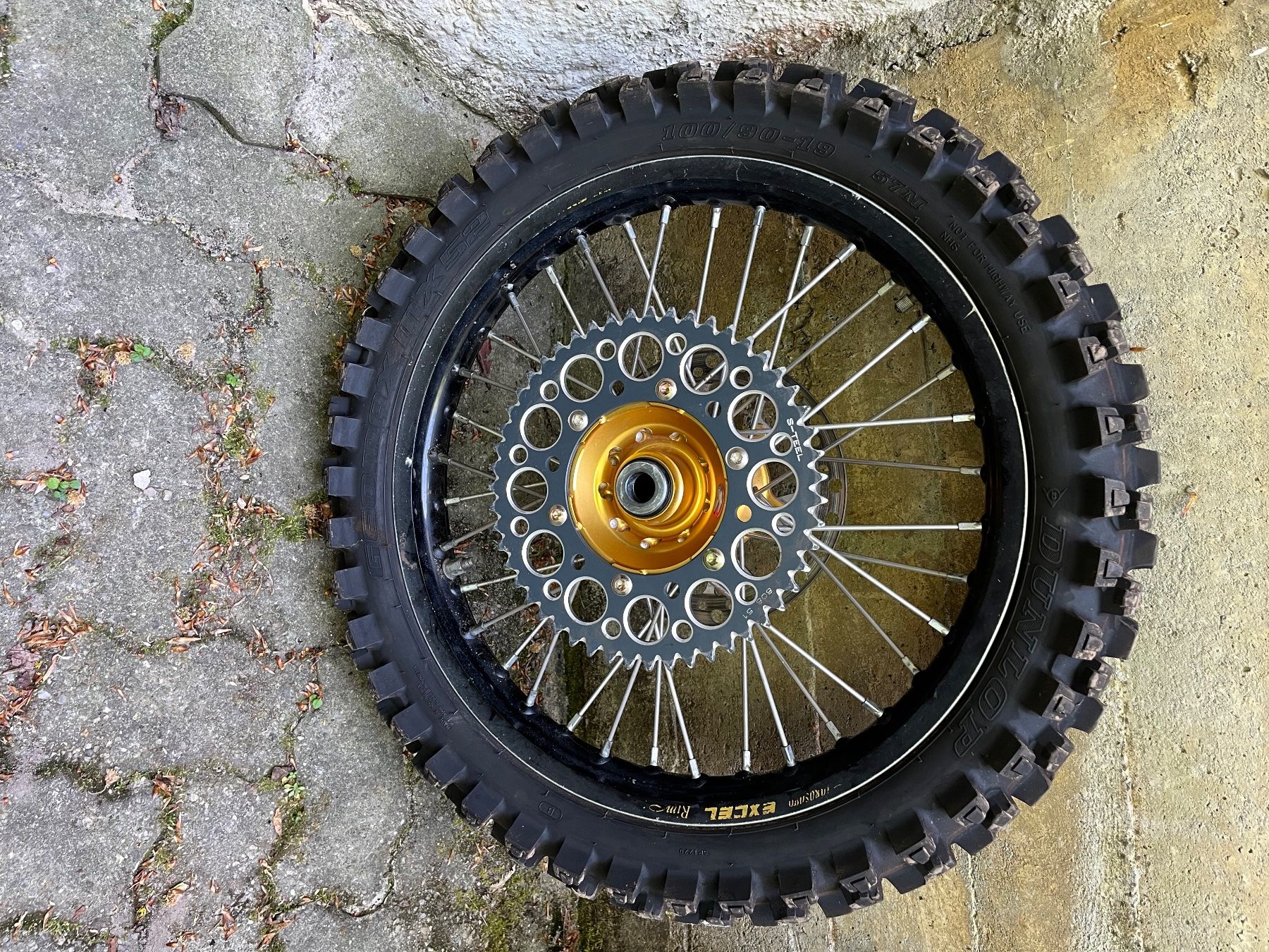 Suzuki Pneumatici & Ruote complete: Rad Suzuki RM – Usato da ossingen venduto da scr110 1