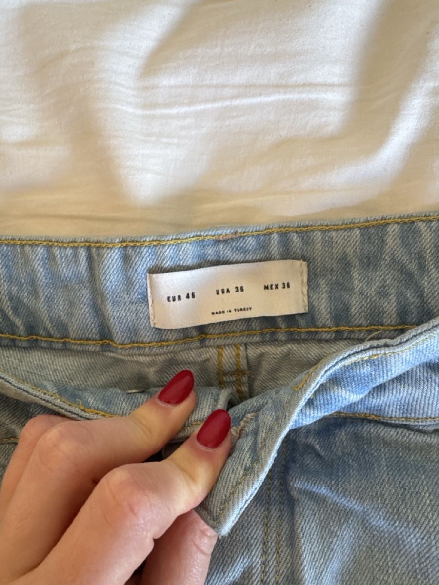 Zara Jeans: Jeans Shorts im used look – Usato da St. Gallen venduto da syna_99 1