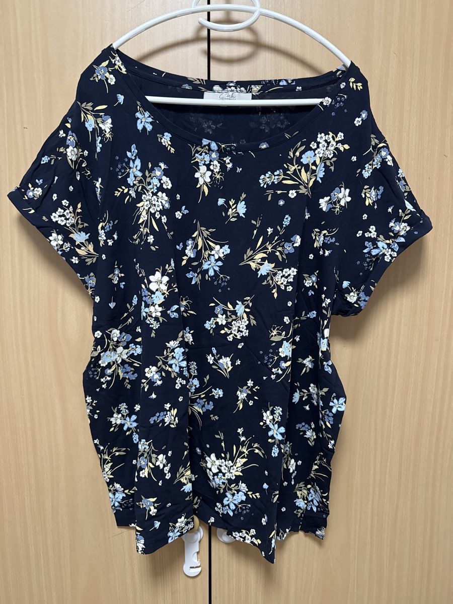 C&A T-shirt: Shirt Gr. XL Dunkelblau mit Blumenmuster – Nuovo (secondo la descrizione) da Thun venduto da Vans_98