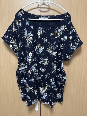 Shirt Gr. XL Dunkelblau mit Blumenmuster