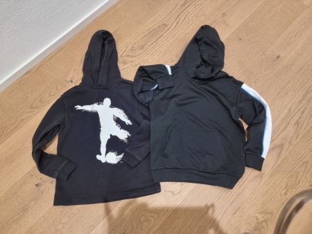 2 H&M Kapuzenpullover, 134/140