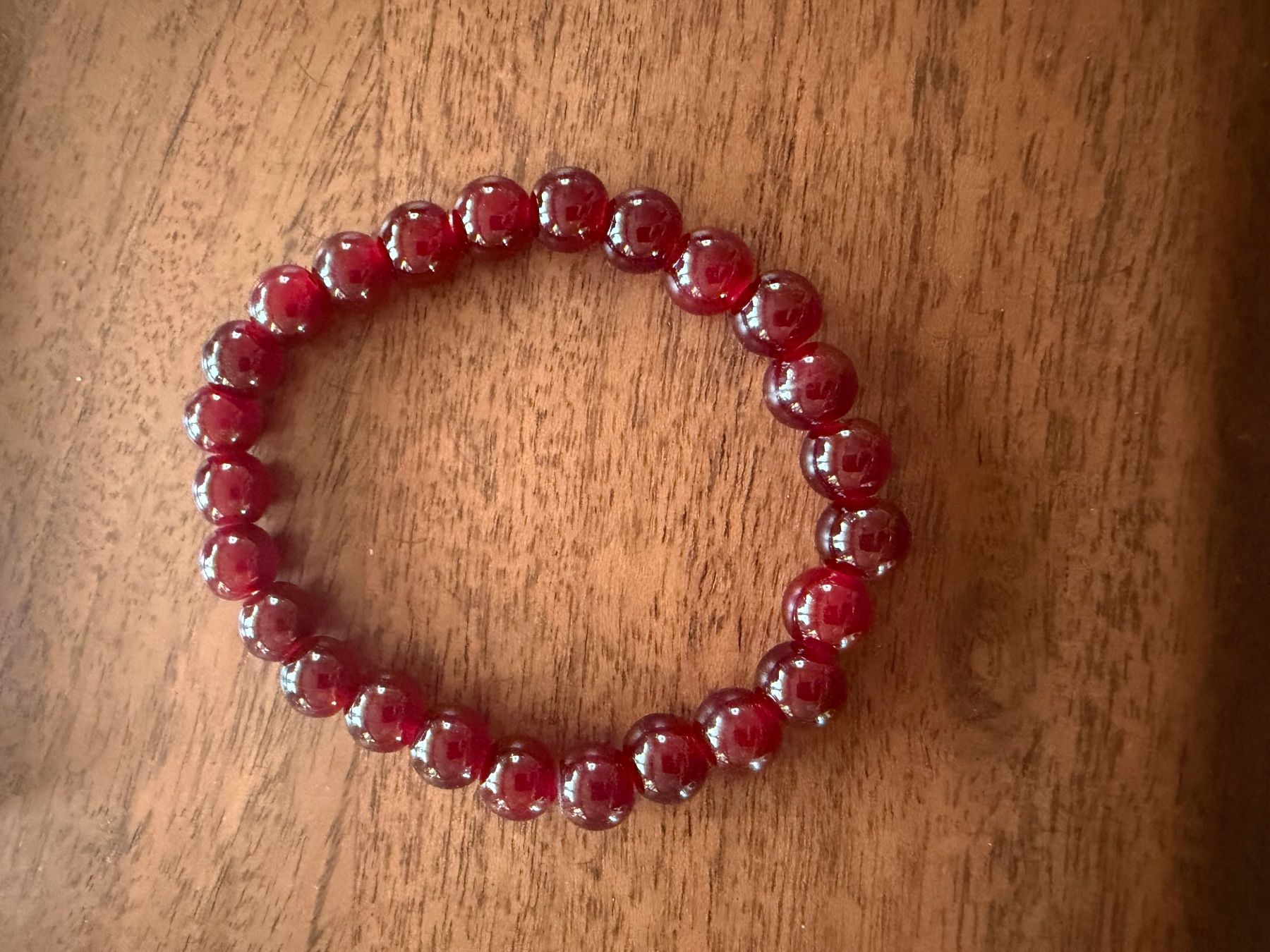 Bracciali & Braccialetti: Rote Perlen Armband, dehnbar (one Size) – Nuovo (secondo la descrizione) da Gams venduto da Mariawicca