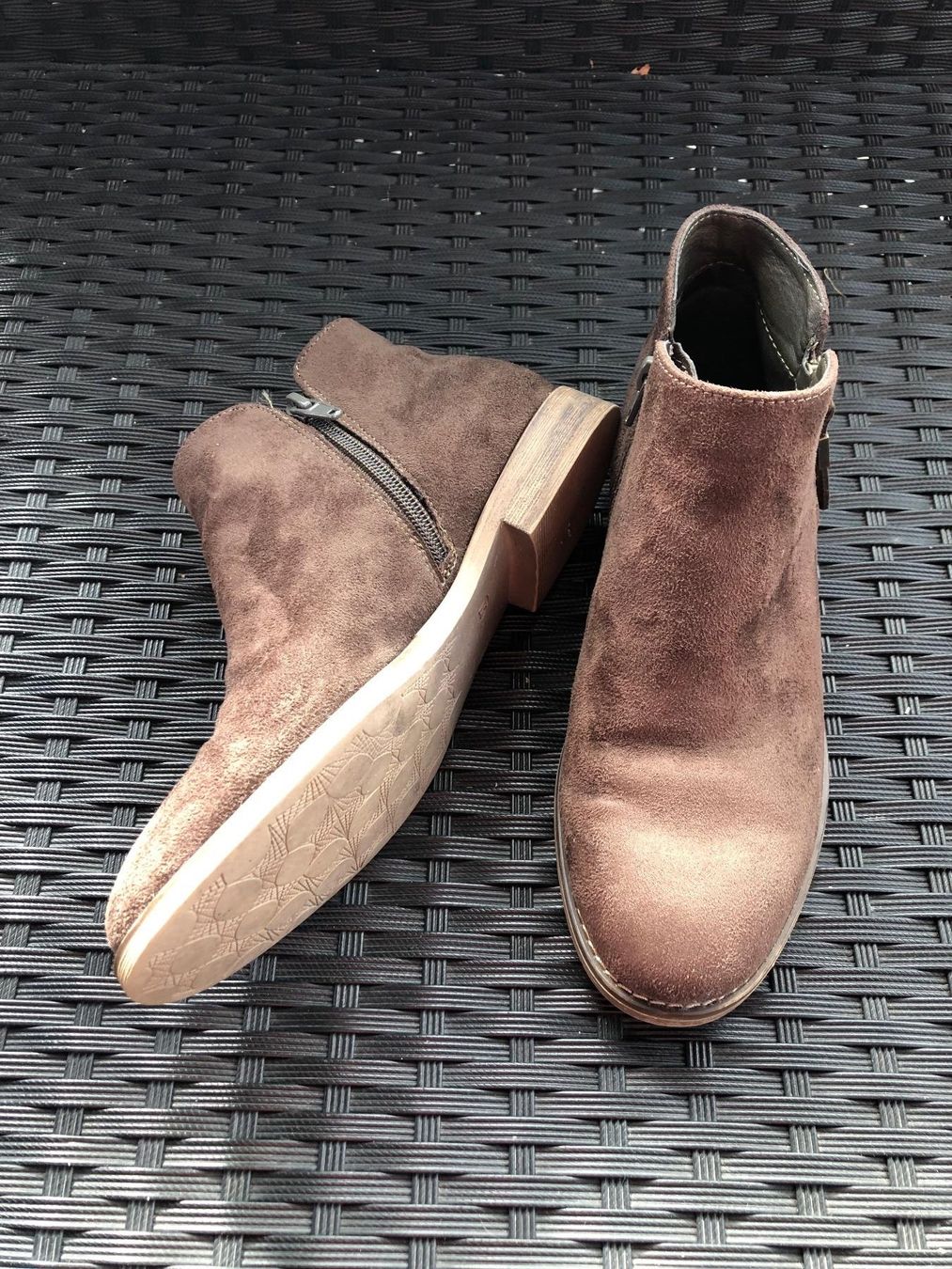 Damenschuhe: Braune Wildleder Stiefeletten Gr. 37 – Gebraucht aus Schübelbach von Dolly990_2