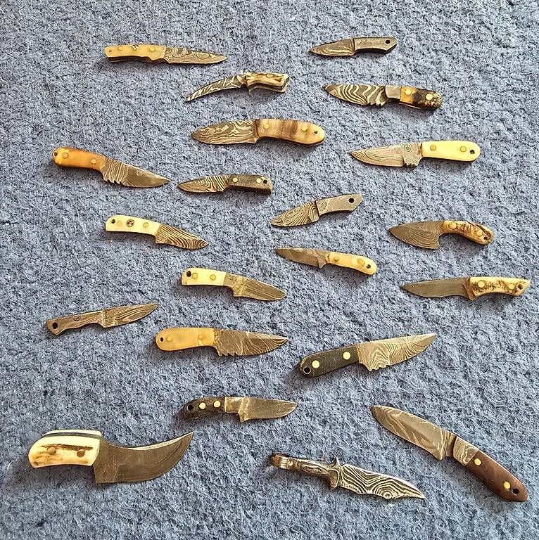 Coltelli tascabile: Collection de couteaux miniatures – Usato da Clarens venduto da lucdubois 1