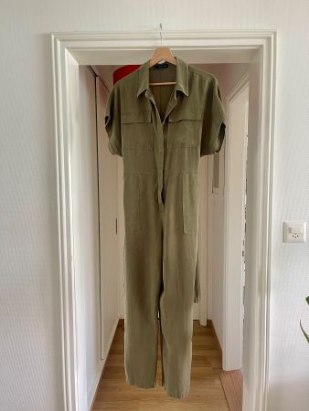 Sommerlicher Jumpsuit von MNG, Grösse M, Khaki-Ton,