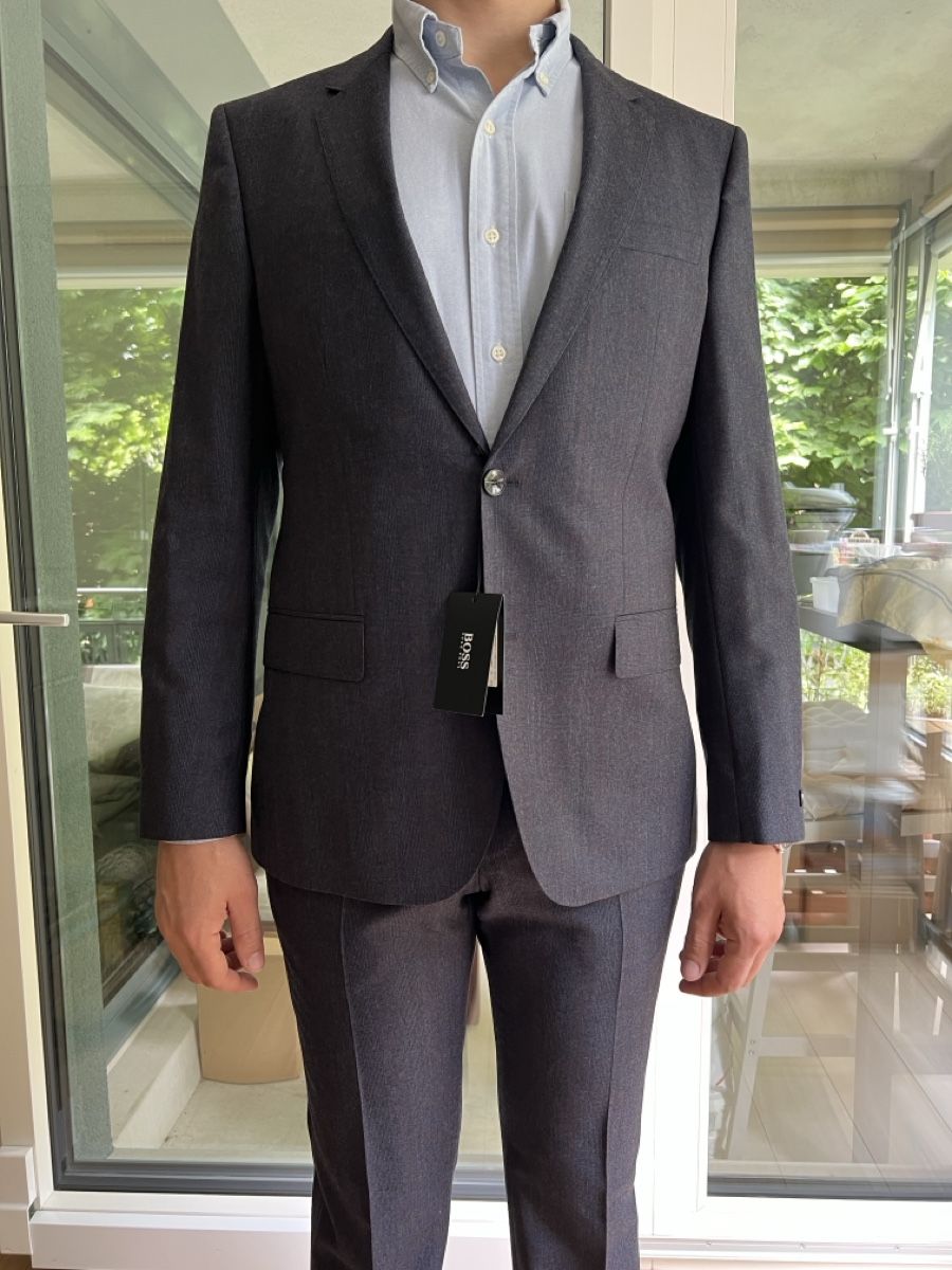 Hugo Boss Completi: Hugo Boss  Virgin Wool Blaze size 50 - New Condition - – Nuovo e nell'imballaggio originale da Corsier GE venduto da Arca_ReLife 1