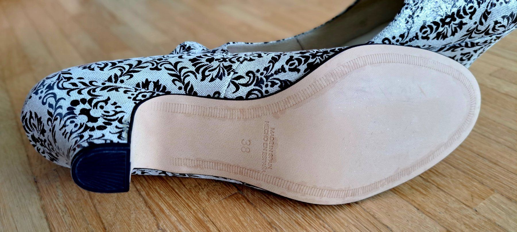 Scarpe da donna: Escarpins à hauts talons – Usato da Le Mont-sur-Lausanne venduto da olatiu 3