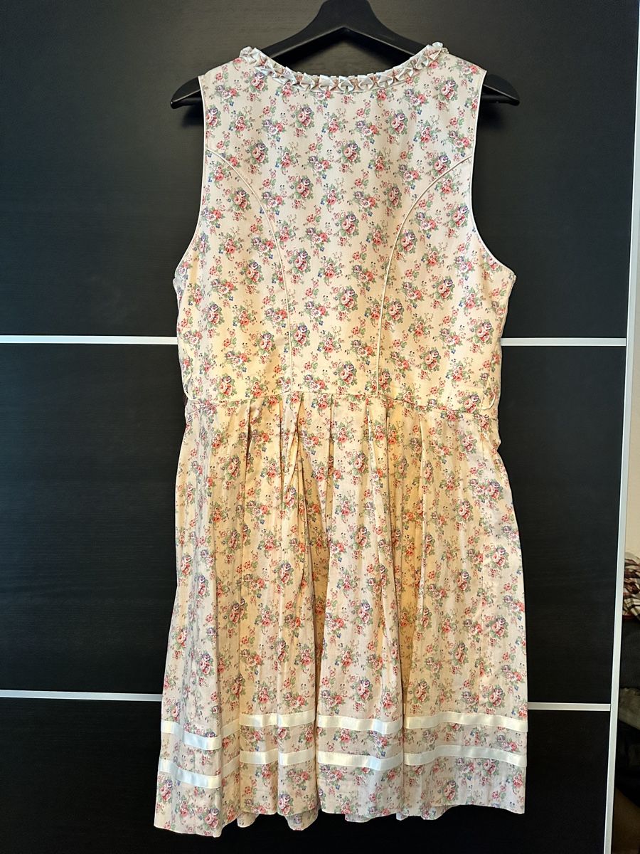 Costumi: Krüger Dirndl beige Gr. 44 – Usato da Mauren venduto da VanessaEggenberger 3