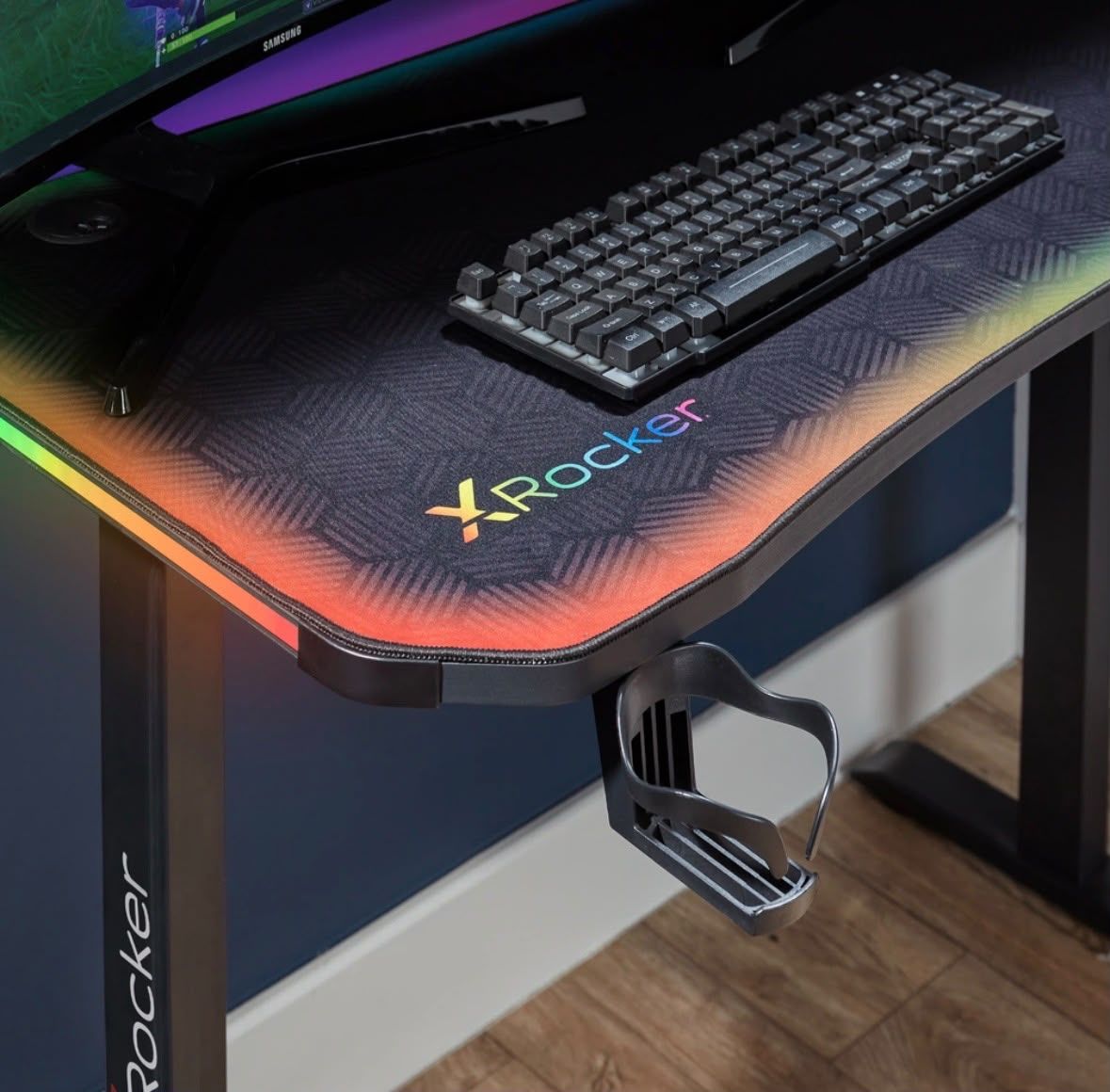Bureaux: Led Gaming Schreibtisch – D'occasion à Erlinsbach SO par N.S.87 1