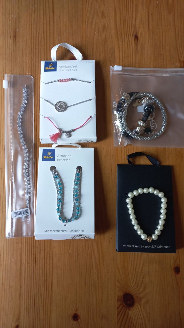 Autres bijoux: Modeschmuck (Neu) – Neuf avec emballage d'origine à Hirzel par wista