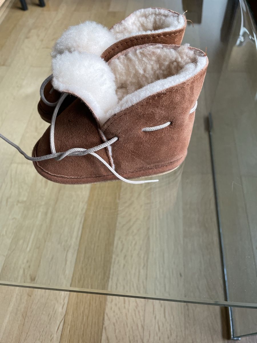 Scarpe per ragazzi: Baby Lammfell Schuh – Nuovo (secondo la descrizione) da Zollikerberg venduto da studtheol