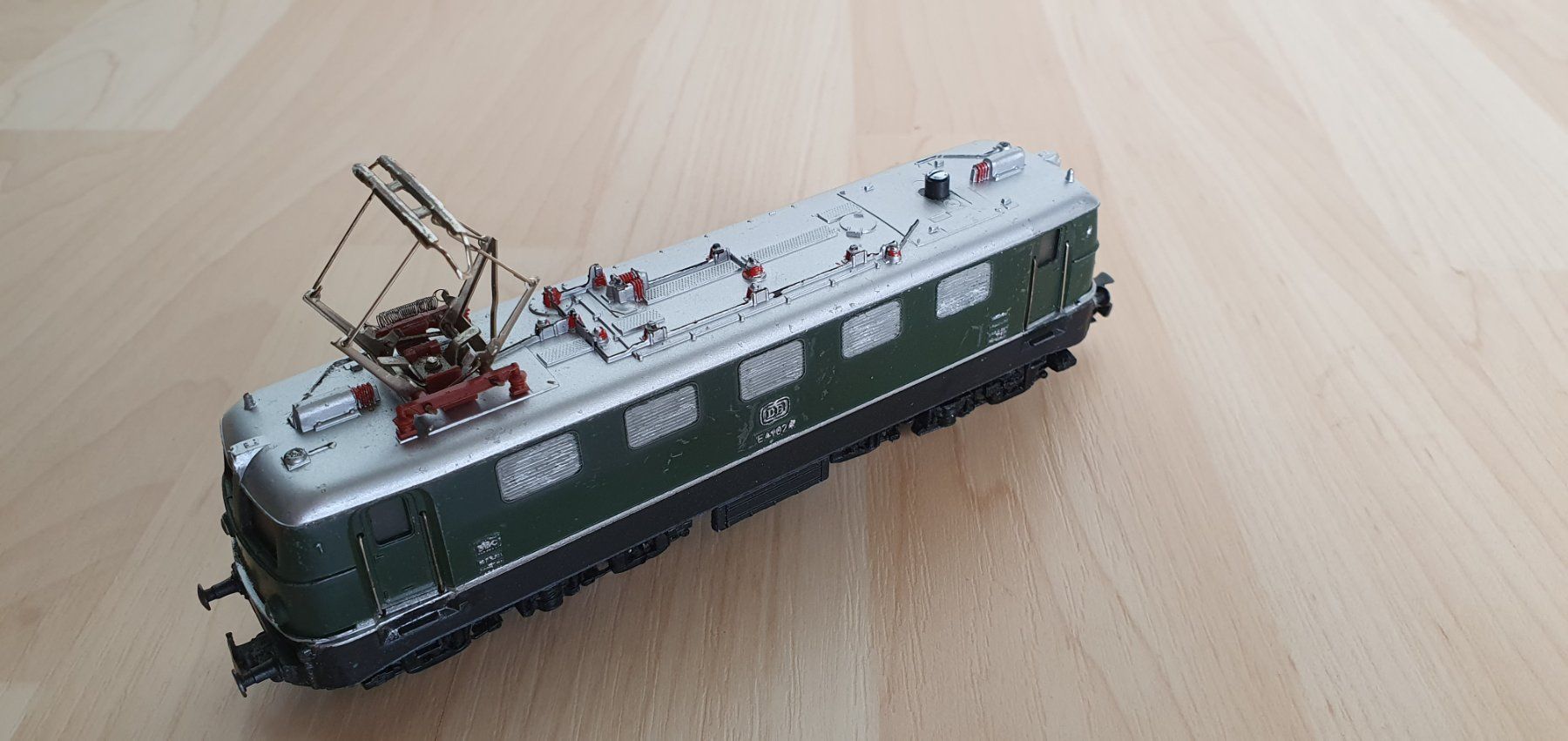 Märklin Modellini di ferrovie: Märklin 3037 - DB E-Lok BR 141 – Usato da Ernetschwil venduto da Cob1998 2