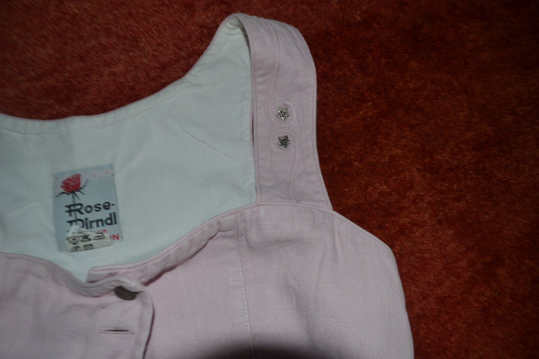 Vestiti: Dirndl gr.40, Handgehäkelte Spitzenboduere – Usato da Laupen ZH venduto da chefdom 2