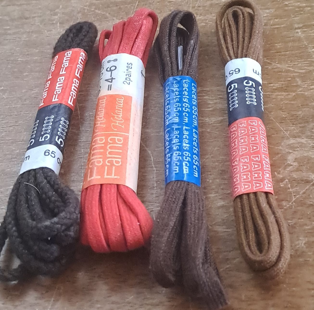Altro in  Abbigliamento & Accessori: 4 Schnürsenkel Fama 60cm neu – Usato da Zürich venduto da Schoebi19