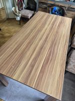 Table à manger imitation bois 160x90cm, bon état, pour l'été