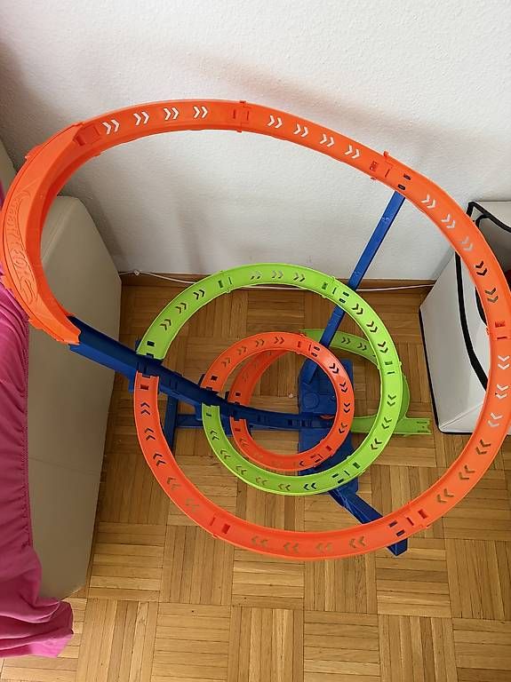 Giocattoli: Hot Wheels Crash-Spirale, zu verschenken – Usato da Wil SG venduto da arj_8hhq 1