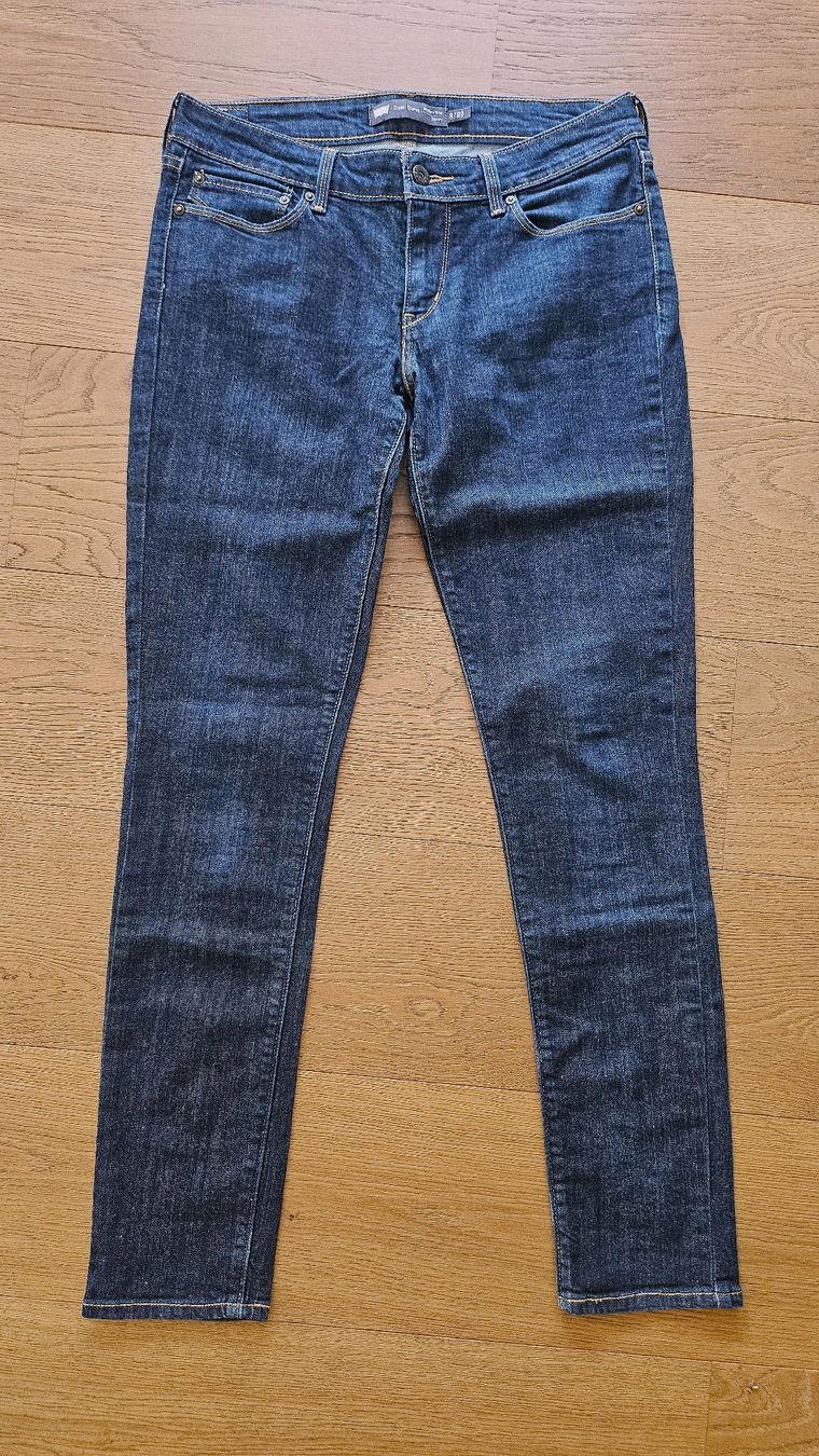 Levi's Jeans: LEVIS Jeans neuwertig – Neu (gemäss Beschreibung) aus binningen von clozi62