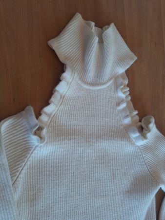 Pull court épaules dégagées taille XS-S marque Shein