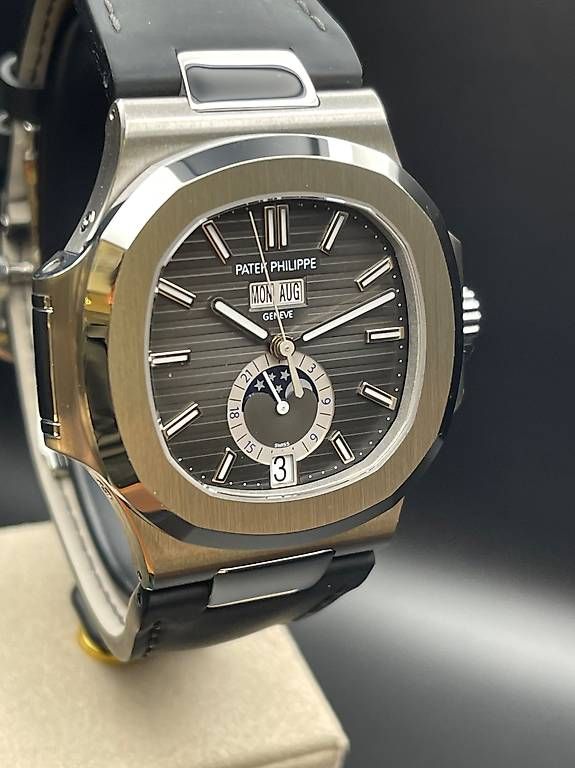 Patek Philippe Montres: Patek Philippe Nautilus Ref. 5726A-001 Year 2011 – D'occasion à Lugano par luganotopwatches 4