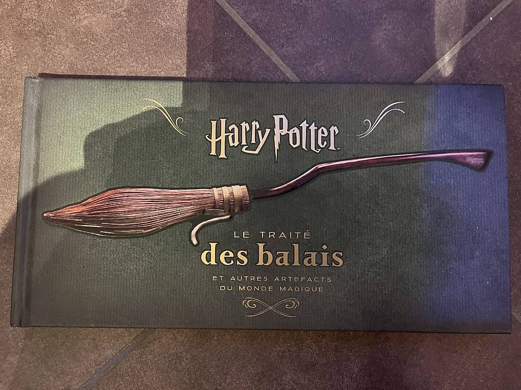 Libri: Harry Potter Le traité des balais  – Nuovo e nell'imballaggio originale da Yverdon-les-Bains venduto da car_xd5s