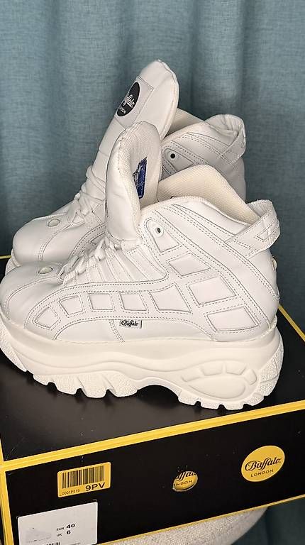 Buffalo Scarpe da uomo: Sneaker Buffalo Blanco Nappa Leather Gr. 40 – Usato da Männedorf venduto da Jessiey 1