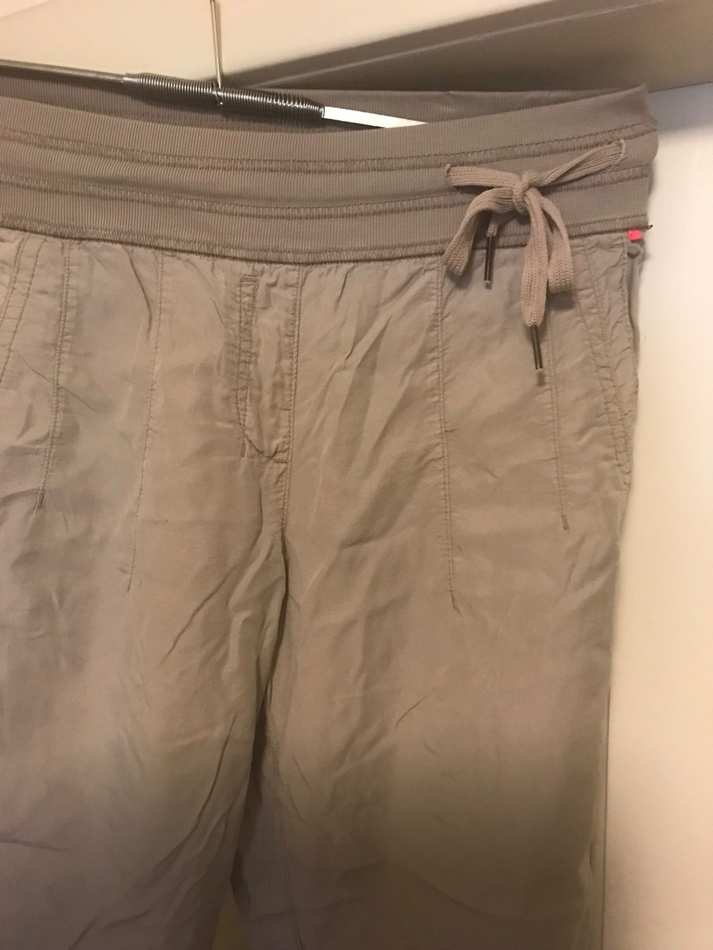 Marc Cain Hosen: Marc Cain leichte Sommerhose, Khaki, Gr. 4 – Gebraucht aus Niederteufen von mix18 2