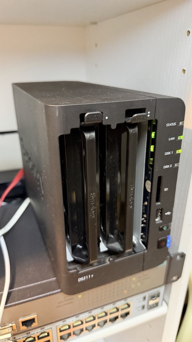 Synology Server: Synology DS211+ NAS Server gebraucht 4TB – Gebraucht aus Bern von SamccoH