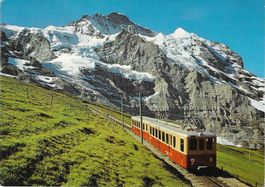 Kleine Scheidegg Jungfraubahn mit Jungfrau