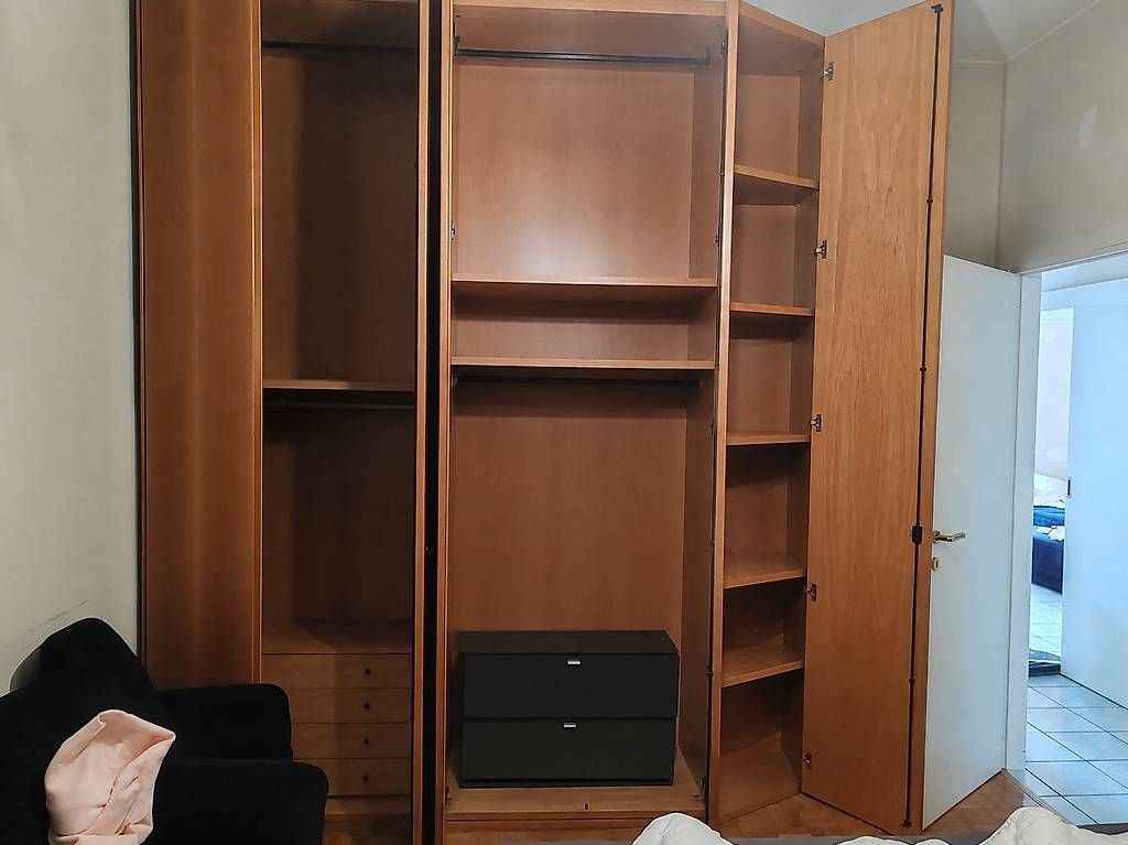 Armadi: Grande e confortevole ARMADIO GRATIS – Usato da Lugano venduto da byleonardo 1