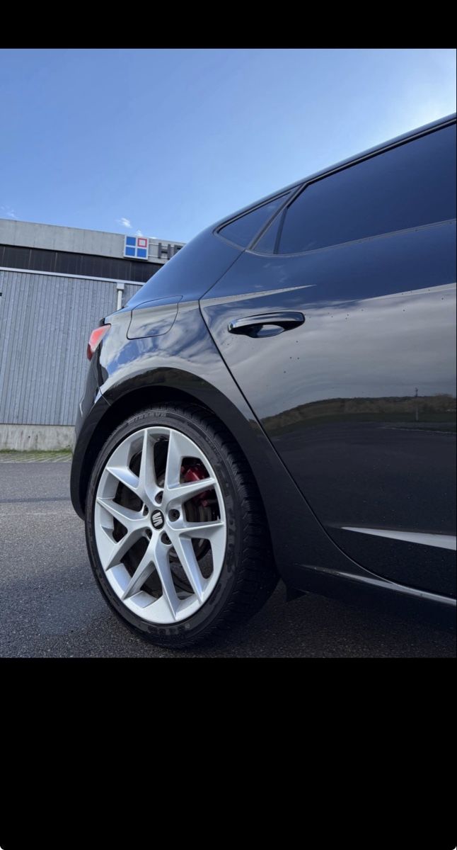 Seat Automobili: Seat Leon FR 2.0TDI – Usato da Niederuzwil venduto da bur_cjj9 2