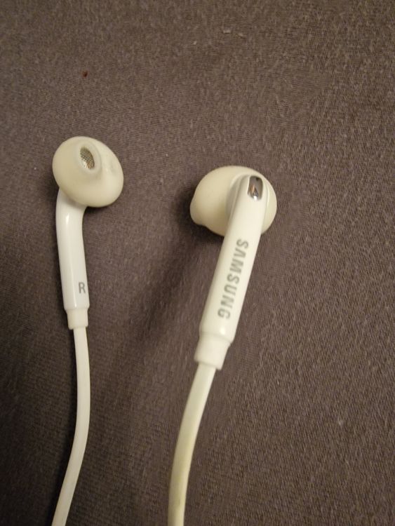 Samsung Kopfhörer: Samsung In-Ear Kopfhörer weiss günstig zu verkaufen – Gebraucht aus Wil SG von namaki 2