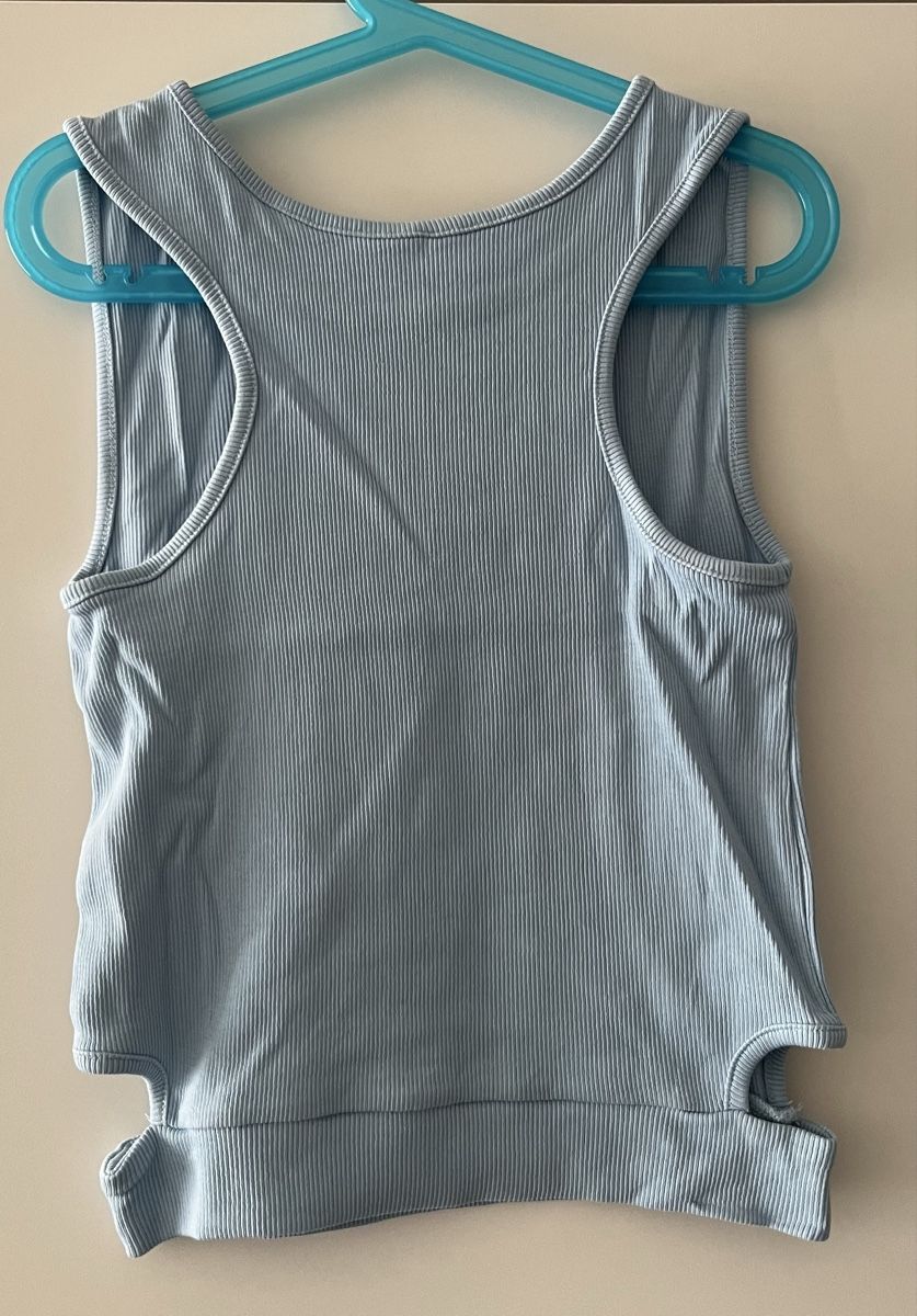 Blusen, T-Shirts & Tops:  Top hellblau Grösse 128 Top Zustand – Gebraucht aus Basel von Lila11 1