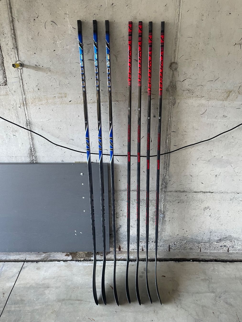 Bauer Bastoni & Pale: Bauer Eishockeystöcke, RECHTS – Usato da Dübendorf venduto da jus_d5c2