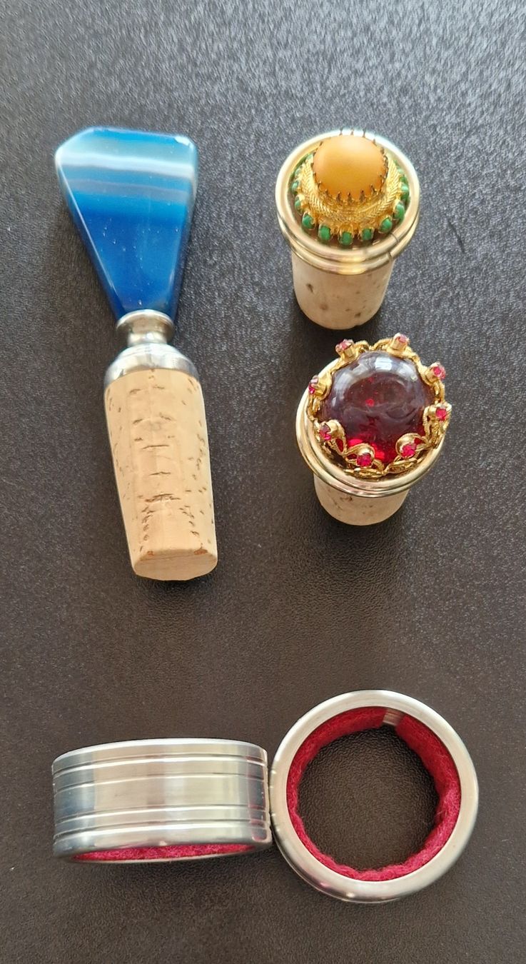 Flaschenöffner & -verschlüsse: Set Weintropf Stopper und schöne Korken – Neu (gemäss Beschreibung) aus Itingen von Claudia.E