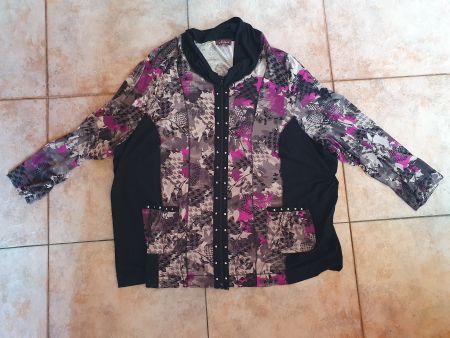 T-Shirt (violet-weiss-schwarz) in Übergrösse Gr. 54