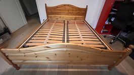 Massivholz-Bett 160×200 cm mit Lattenrosten (Roviva)