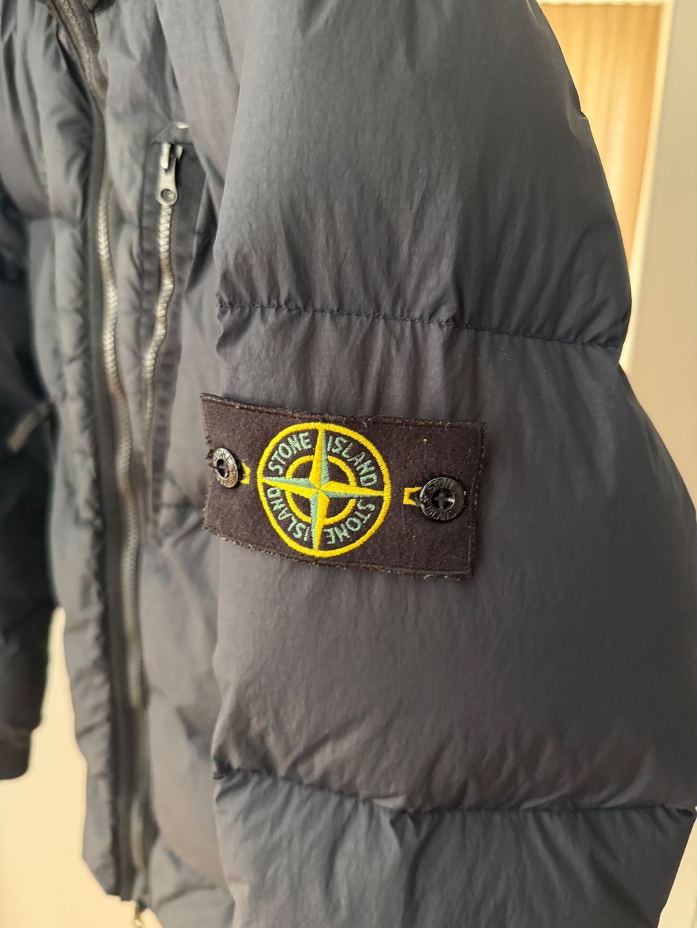 Stone Island Giacche: Stone Island Winterjacke L – Usato da Niederrohrdorf venduto da D.Corso 1