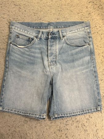 Neuwertige Carhartt WIP Newel Short